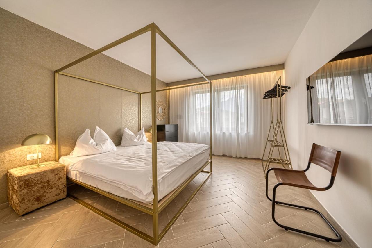 Goldfinger + Suites Лана Екстериор снимка
