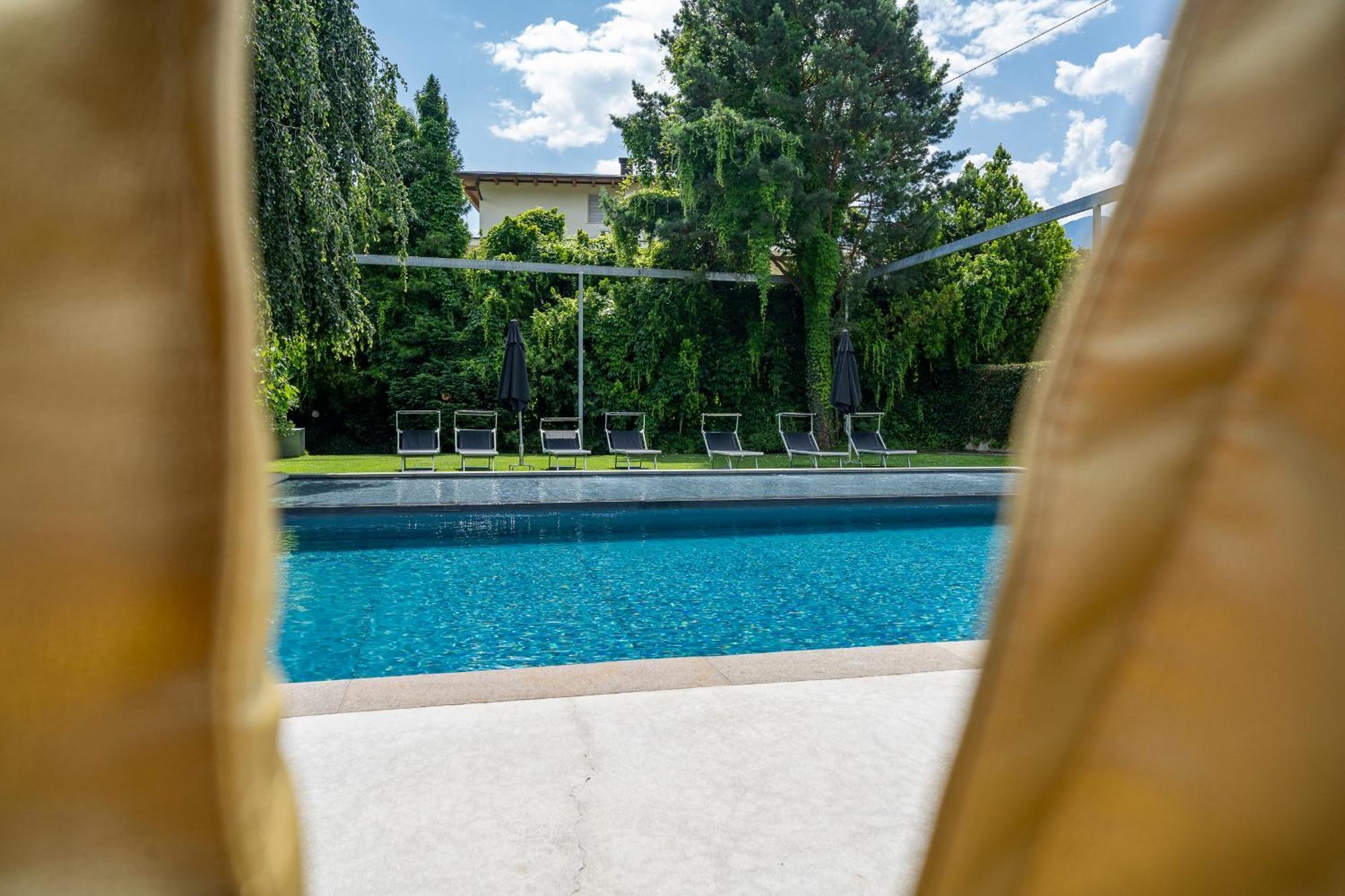 Goldfinger + Suites Лана Екстериор снимка