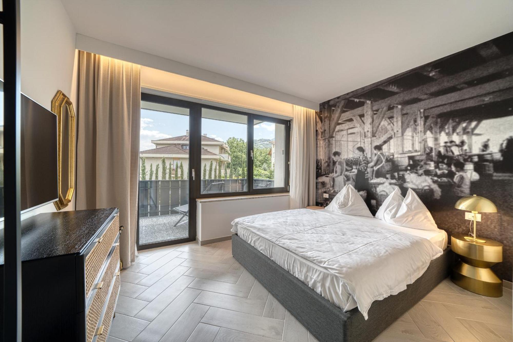 Goldfinger + Suites Лана Екстериор снимка