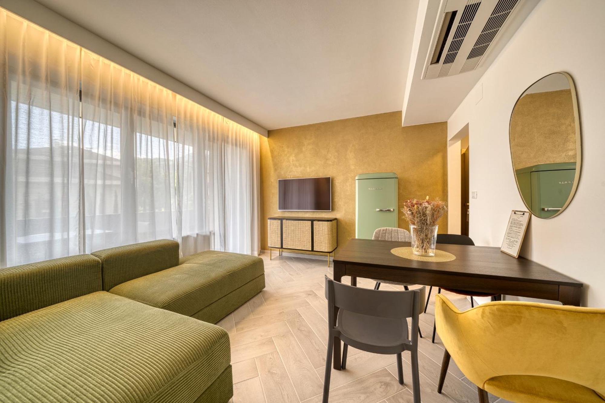 Goldfinger + Suites Лана Екстериор снимка